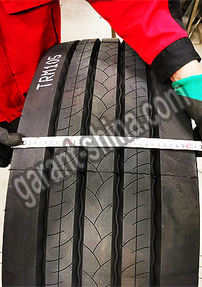 Roadone HF281 (рулевая) 385/65 R22.5 160K 20PR - Фото замера ширины протектора